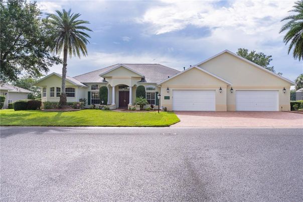 Attached, Exterior, Facade, Ranch