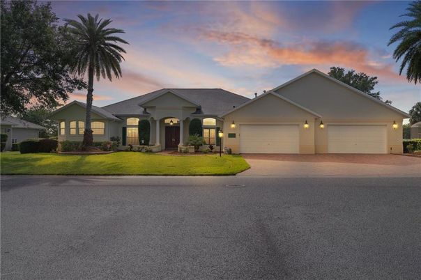 Attached, Exterior, Facade, Ranch