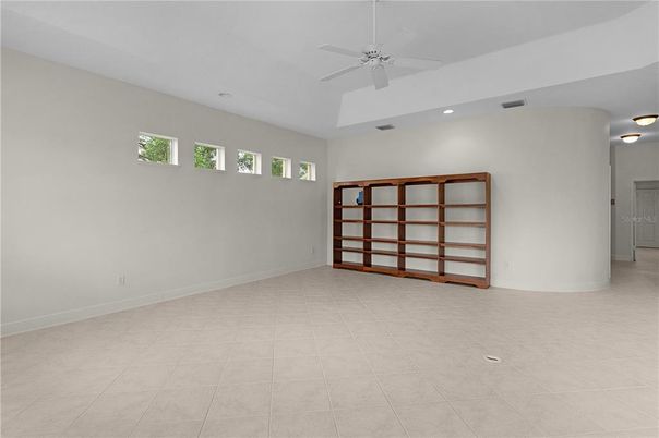 Empty room, Interior, Recessed Lighting