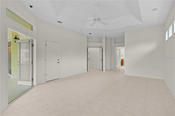 Empty room, Interior, Recessed Lighting