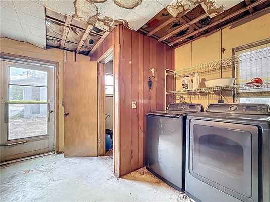 Interior, Washer, Wooden Walls