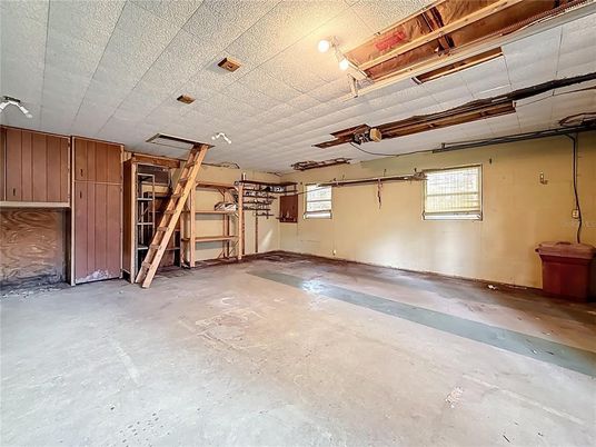 Garage, Interior