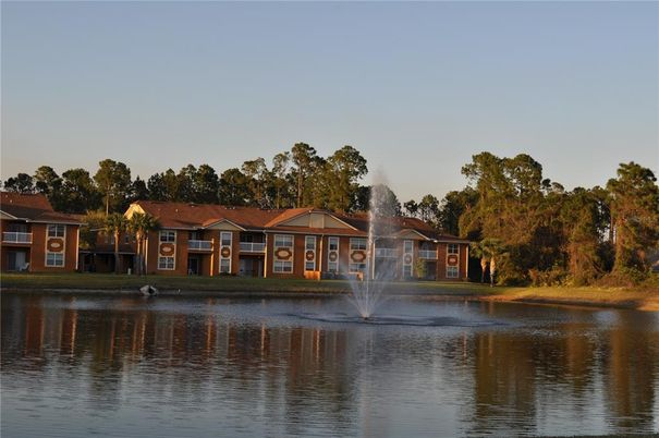 Exterior, Lake
