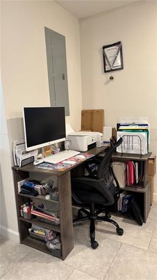 Home Office, Interior