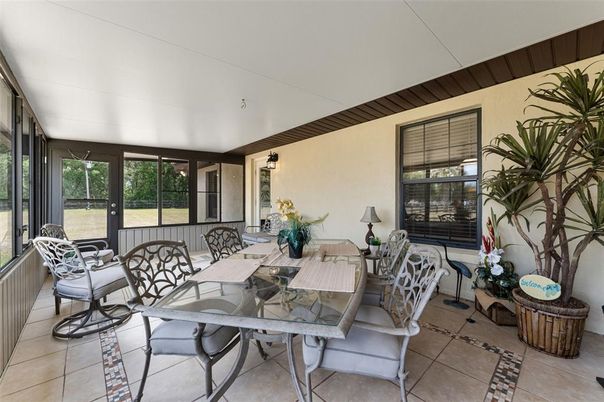 Dining room, Interior
