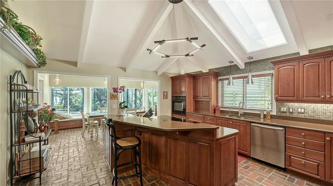 Dining room, Interior, Kitchen, Stainless Steel Appliances