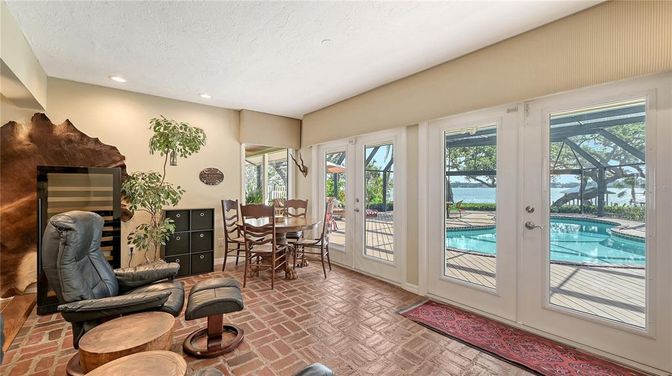 Dining room, Interior, Recessed Lighting, Water