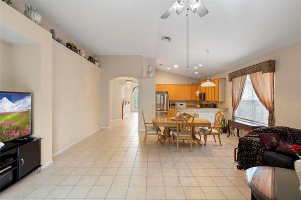 Dining room, Interior, Kitchen, Pendant Lights, Recessed Lighting, Stainless Steel Appliances