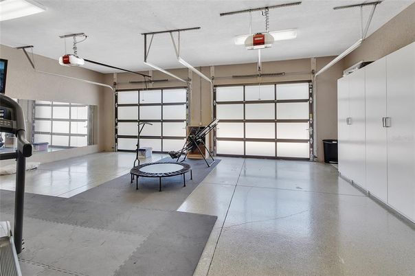 Garage, Interior