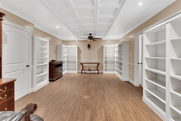 Interior, Recessed Lighting, Walk-in Closets, Wood Texture Flooring