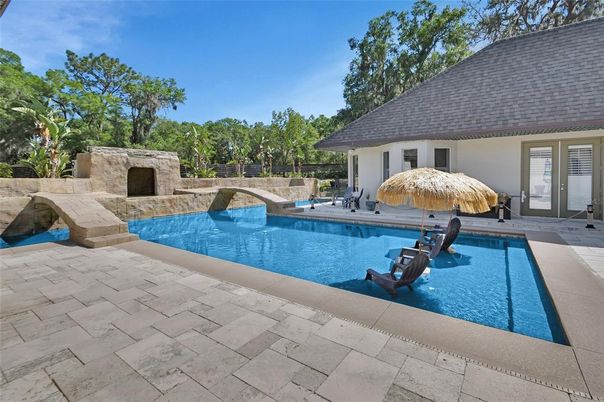 Exterior, Fireplace, Pool