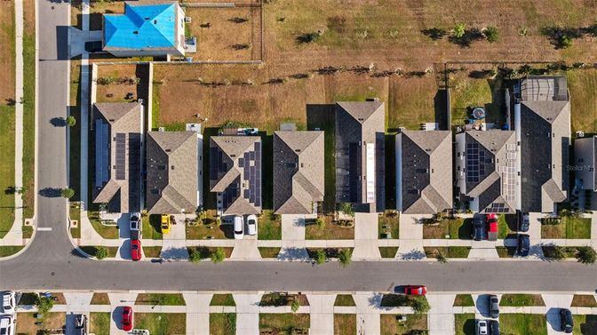 Exterior, Drone