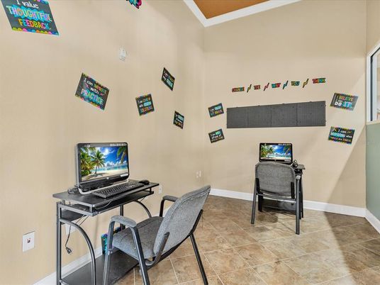 Home Office, Interior