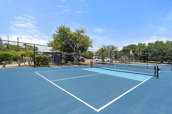 Exterior, Tennis Courts