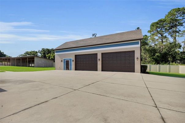 Detached Garage, Exterior