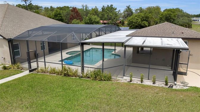 Exterior, Pool