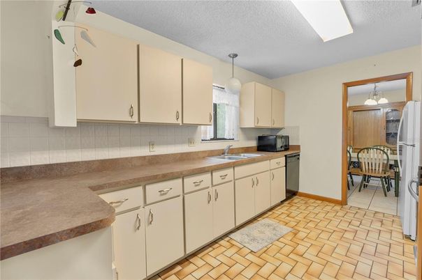 Dining room, Interior, Kitchen, Pendant Lights