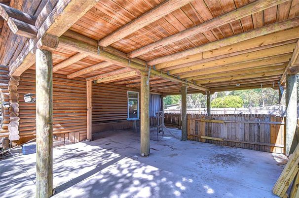 Exterior, Wooden Beams