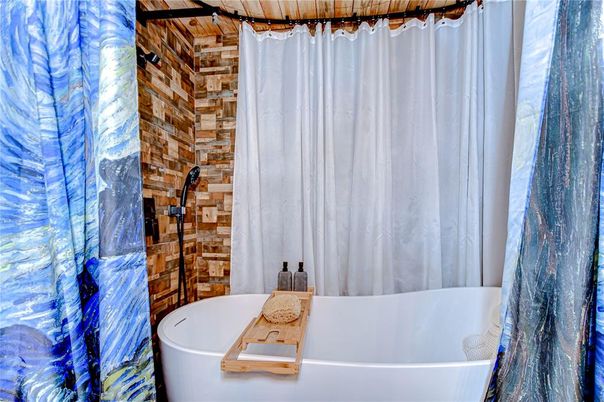 Bathroom, Free Standing Baths, Interior