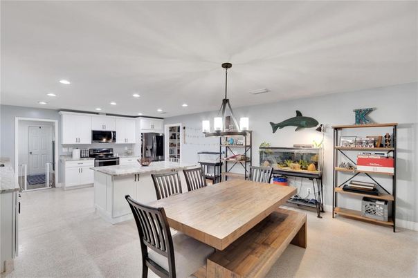 Dining room, Interior, Kitchen, Pendant Lights, Recessed Lighting, Stainless Steel Appliances