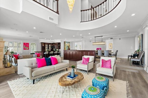 Dining room, Interior, Living room, Pendant Lights, Recessed Lighting, Wood Texture Flooring