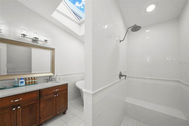 Bathroom, Interior, Recessed Lighting