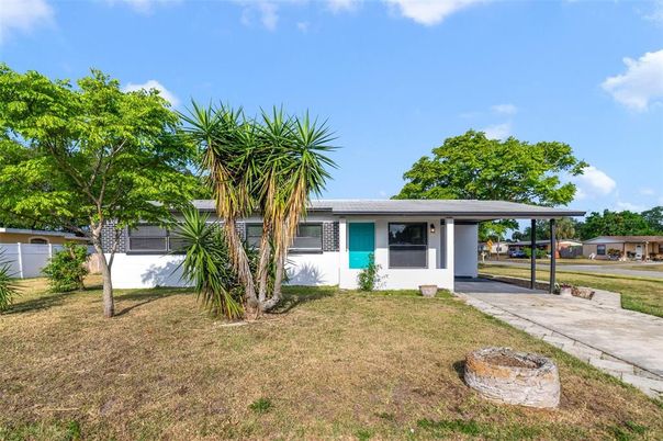 Backyard, Exterior, Facade, Ranch