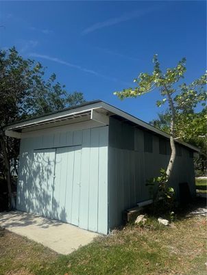 Detached Garage, Exterior