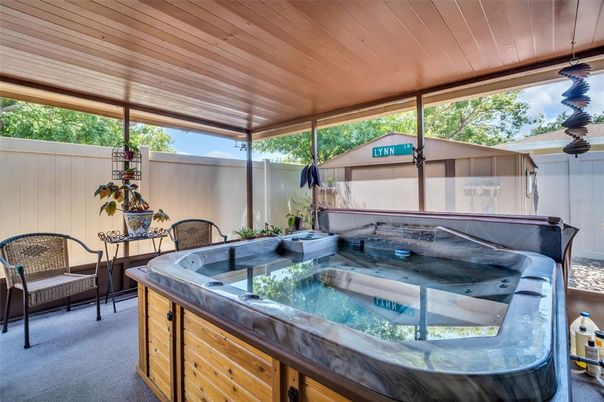 Exterior, Hot Tub
