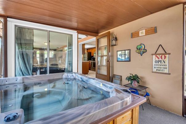 Hot Tub, Interior, Wooden Ceilings