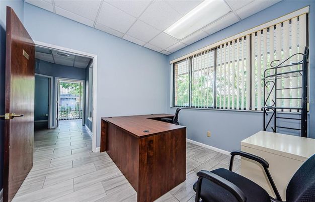 Home Office, Interior