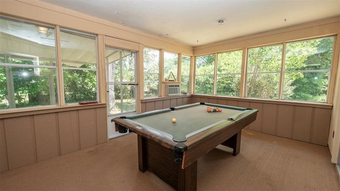 Billiard Table, Game Room, Interior
