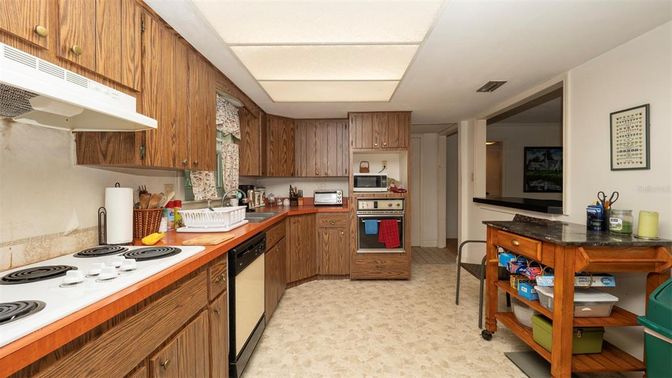Interior, Kitchen, Stainless Steel Appliances
