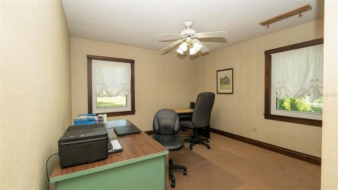 Home Office, Interior