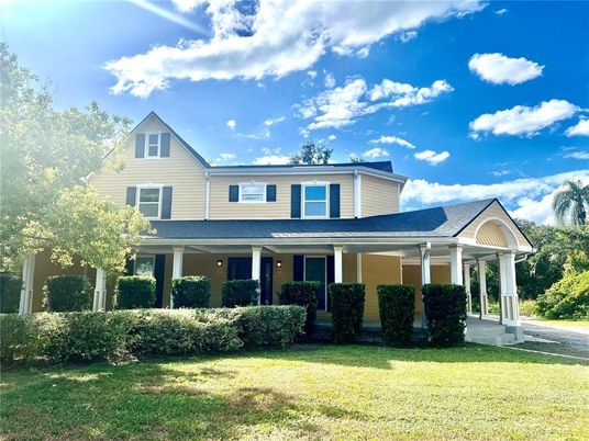 Backyard, Exterior, Facade, Queen Anne Victorian