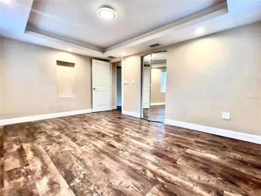 Empty room, Interior, Recessed Lighting, Wood Texture Flooring