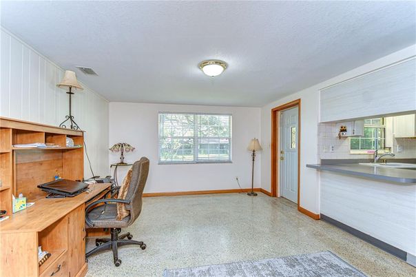 Home Office, Interior