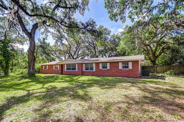 Backyard, Exterior, Facade, Brick Facade, Ranch