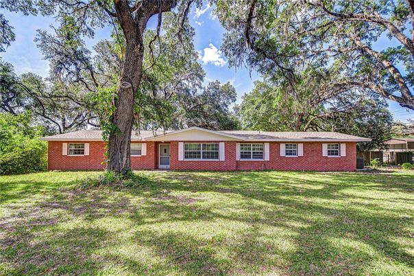 Backyard, Exterior, Facade, Brick Facade, Ranch