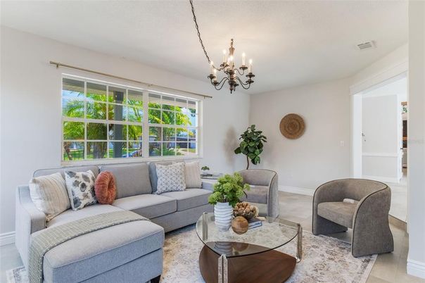 Chandelier, Interior, Living room