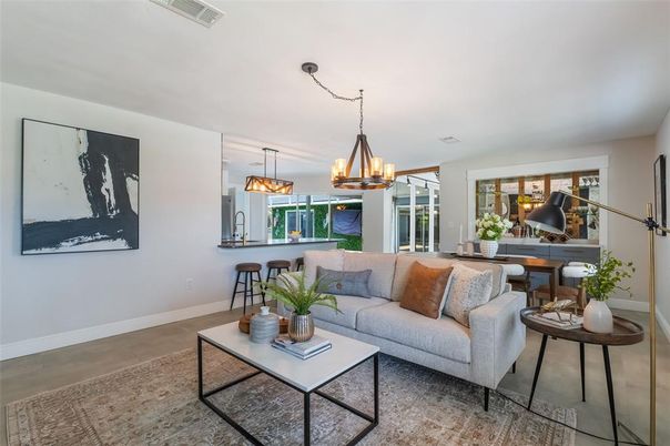 Dining room, Interior, Living room, Pendant Lights