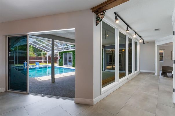 Interior, Pool, Sun Room
