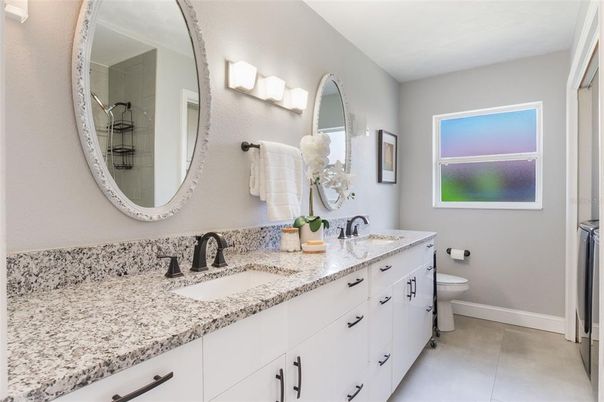 Bathroom, Dual Sink Vanities, Interior