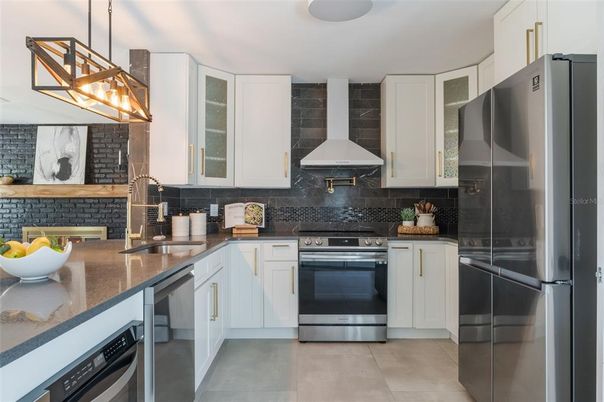 Interior, Kitchen, Pendant Lights, Stainless Steel Appliances
