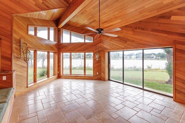 Empty room, Interior, Wooden Beams, Wooden Ceilings, Wooden Walls