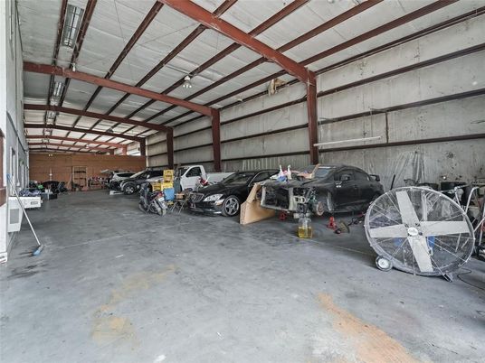 Garage, Interior