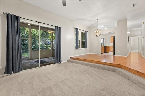 Empty room, Interior, Pendant Lights