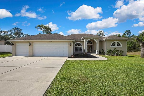 Attached, Backyard, Exterior, Facade, Ranch