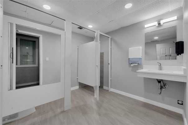 Bathroom, Interior, Recessed Lighting, Wood Texture Flooring
