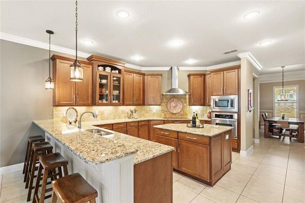 Dining room, Interior, Kitchen, Pendant Lights, Recessed Lighting, Stainless Steel Appliances